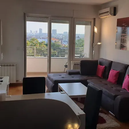 Perla, Family With Parking Bělehrad