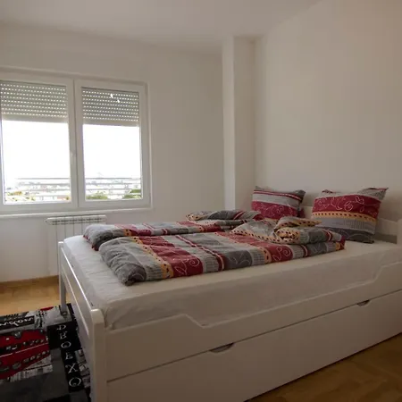 Perla, Family With Parking Bělehrad